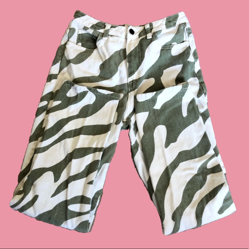 Green stripped pants